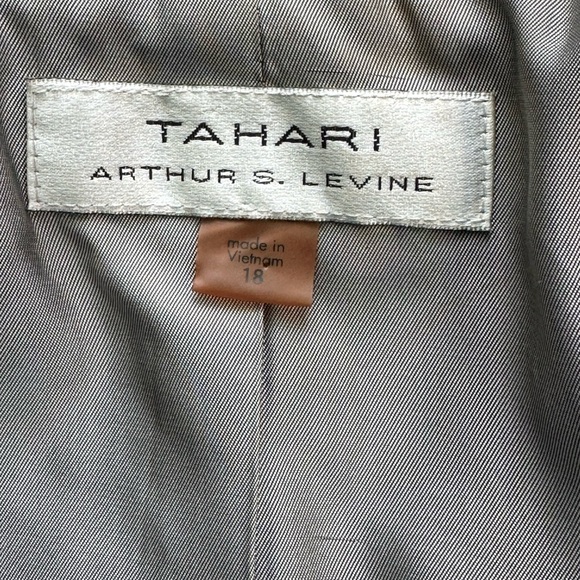 Tahari women’s 18 two-piece blazer and skirt set jacket, rolled cuffed sleeve - Picture 9 of 16